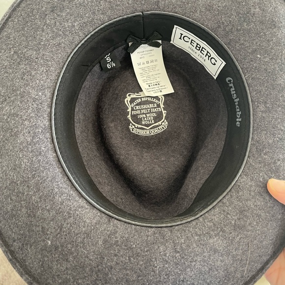 Iceberg hat - Picture 3 of 5